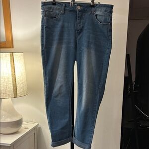 Women's Boyfriend Jeans in Mid Blue - Relaxed Fit